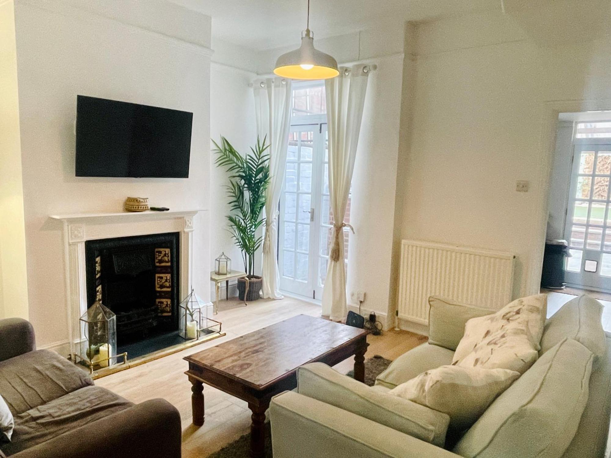 אקסטר Newly Refurbished City Centre House With Parking מראה חיצוני תמונה